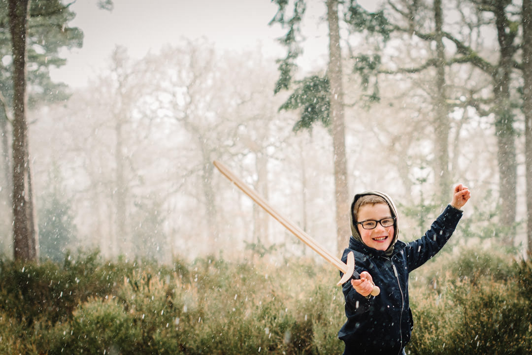 playing in the woods with welwyn garden city family photographer