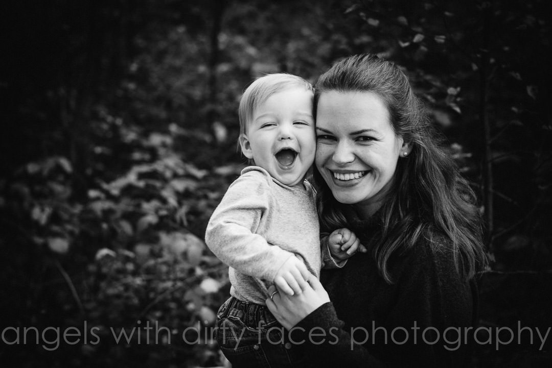 hertfordshire autumn photo shoot black and white image of mother and child