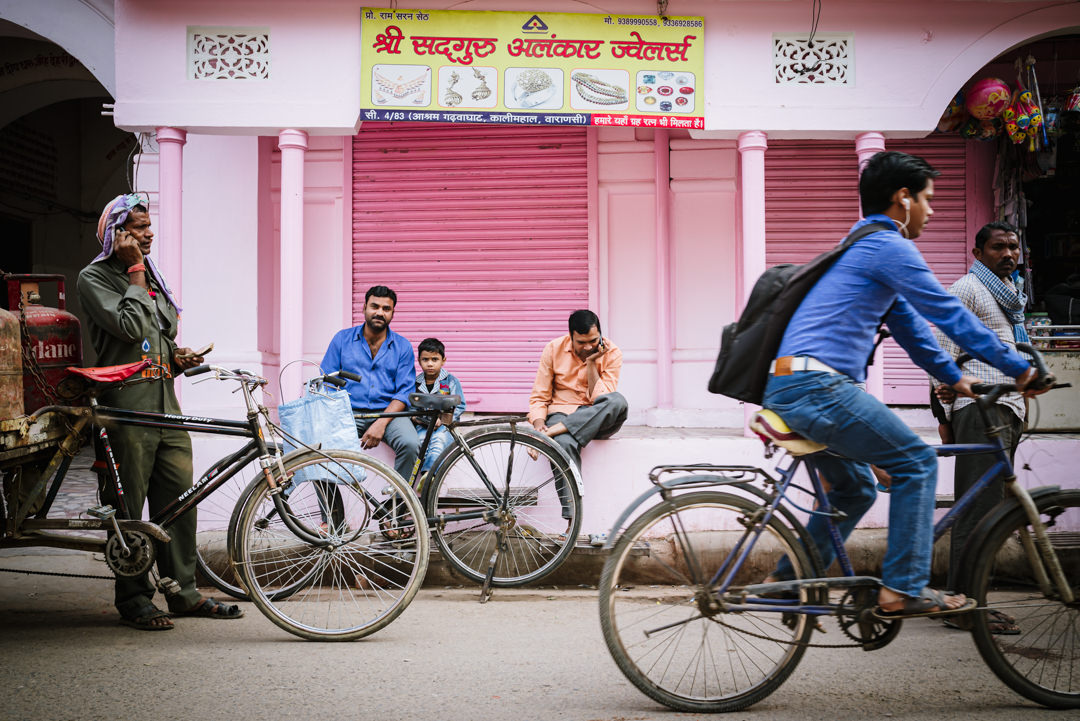 varabasi street scene with traders and bikes