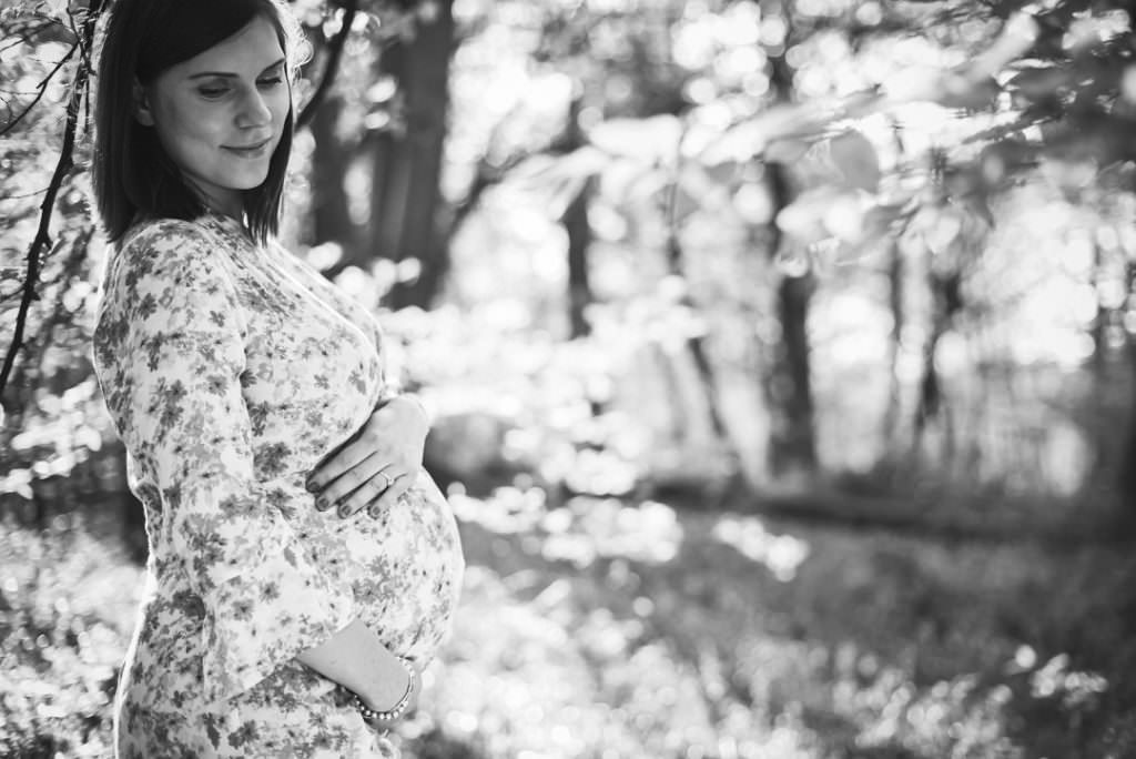 black and white maternity photography in hertfordshire woods